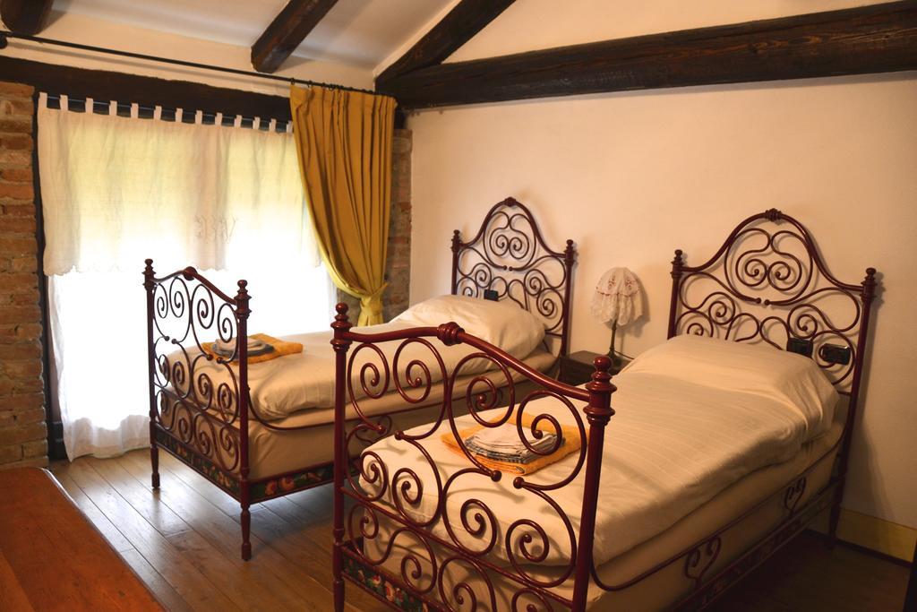 Agriturismo La Pieve Dogliani Rom bilde
